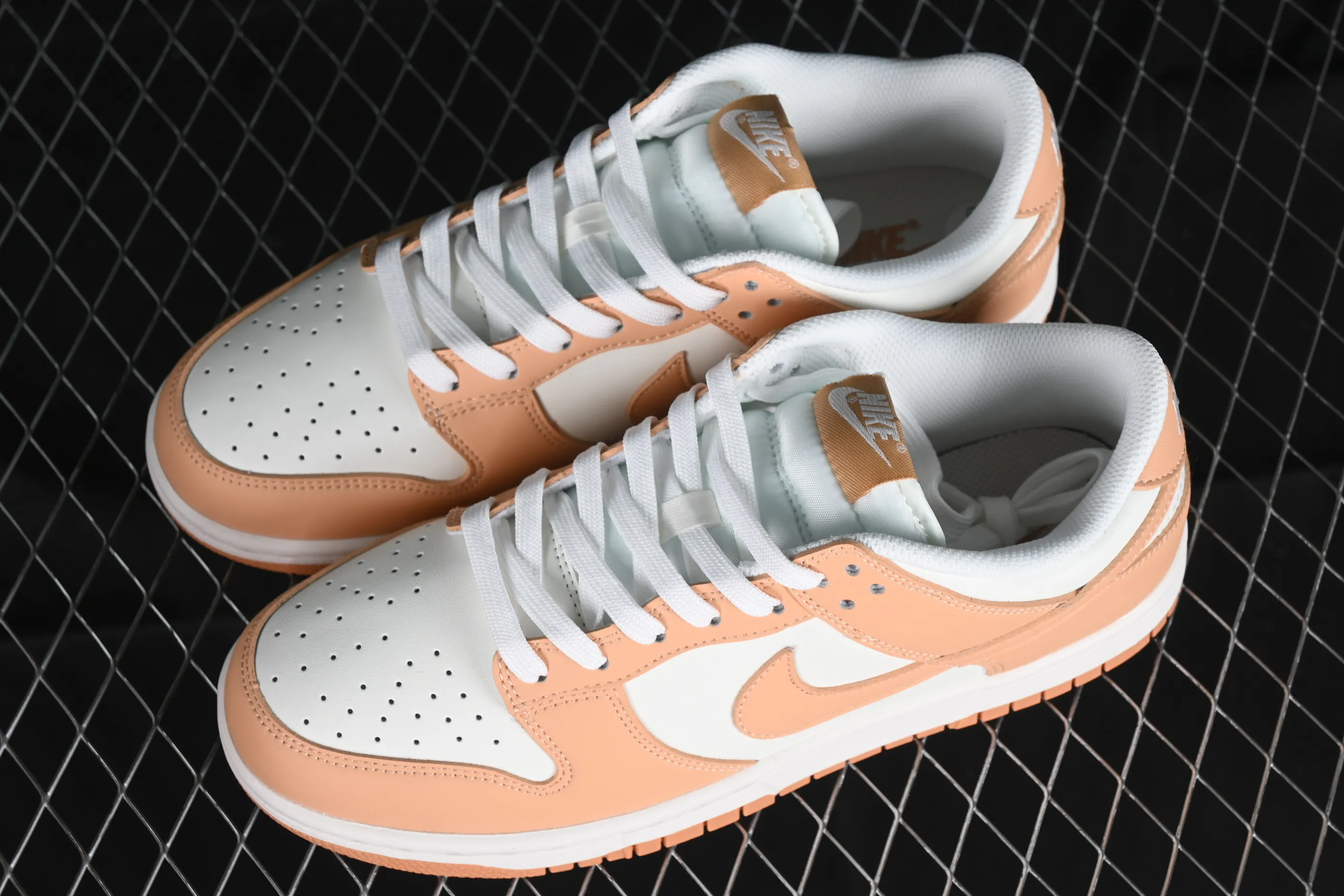 All categories Nk SB Dunk series Nk SB Dunk Low low-top sneakers Nk Dunk Low "Harvest Moon" Qiuyue beige SB smashed backboard fashion casual sneakers DD1503-114